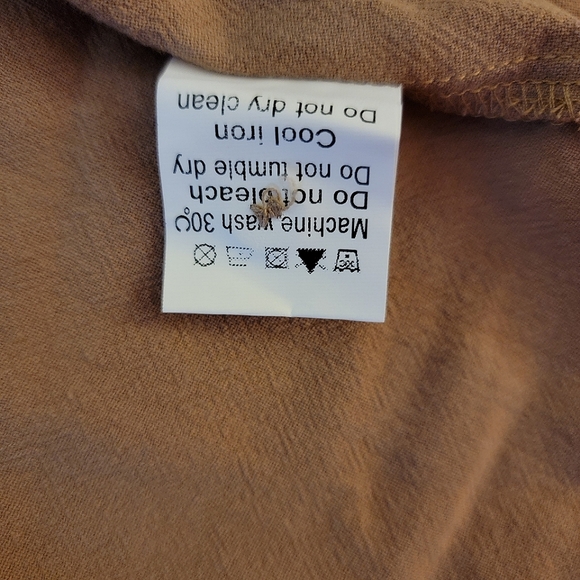 🆕️🏷Linen Cargo Shirt🆕️🏷 - Picture 3 of 6